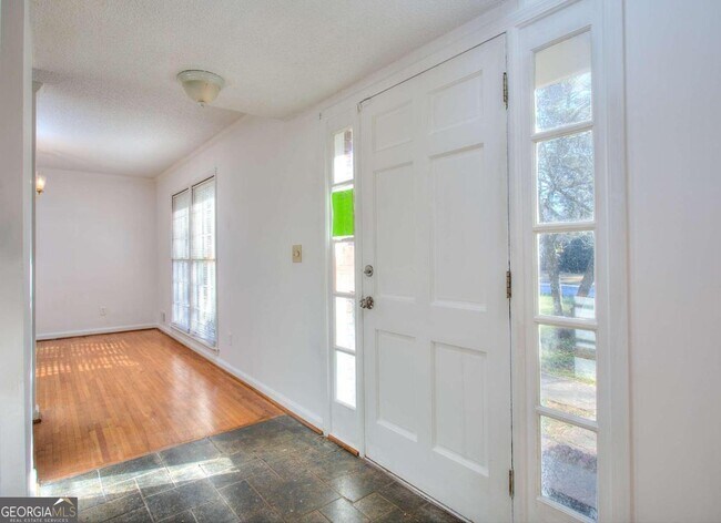 Building Photo - 928 Fairwind Ct