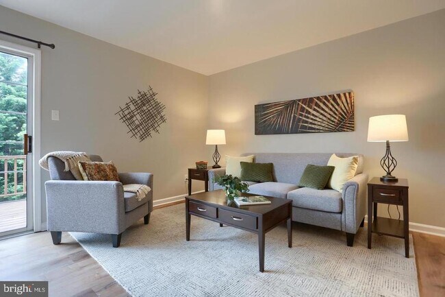 Foto del edificio - 1102 Coventry Pointe Ln