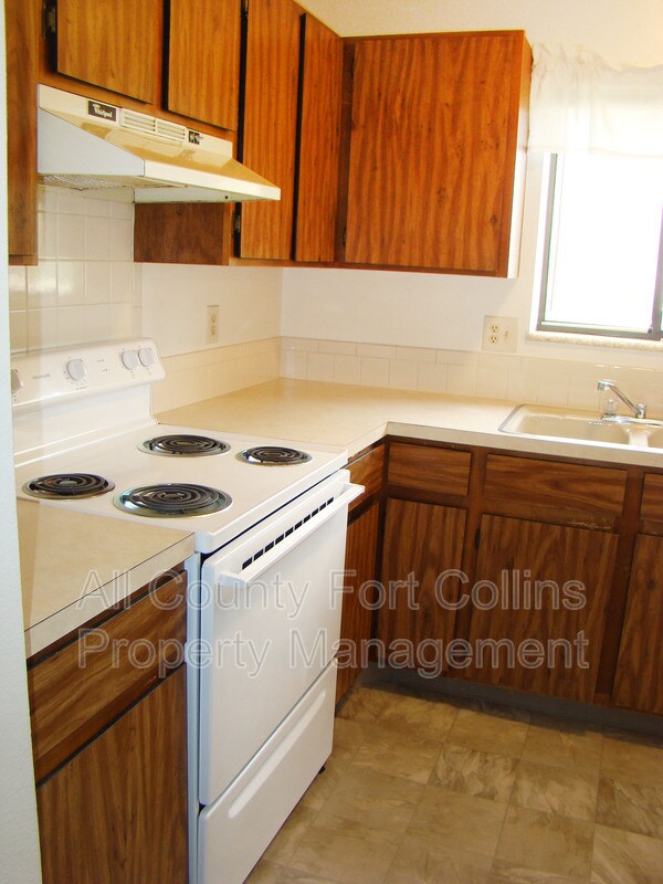 Building Photo - 421 Mulberry Dr