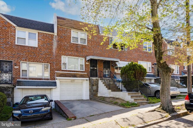 Building Photo - 6043 N Warnock St