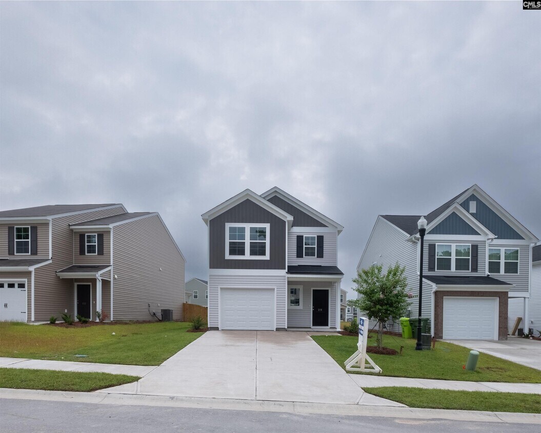 Foto principal - 643 Wooster Dr