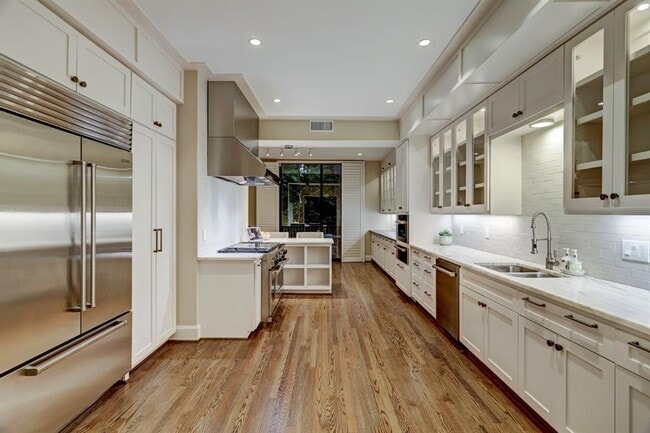 Building Photo - 26 Sugar Berry Cir