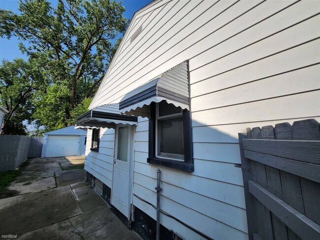 Foto del edificio - 2 br, 1 bath House - 1761 E Milton Ave