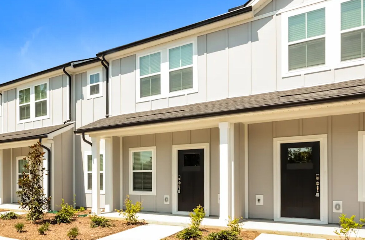 Foto principal - 228 River Rock Dr