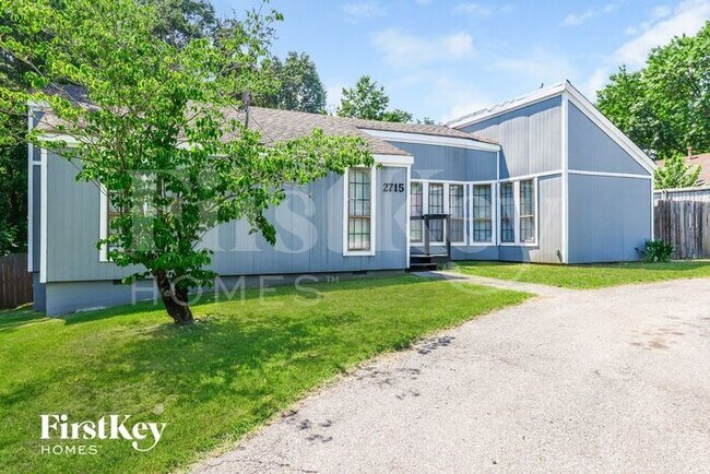 Building Photo - 2715 Welchlawn St