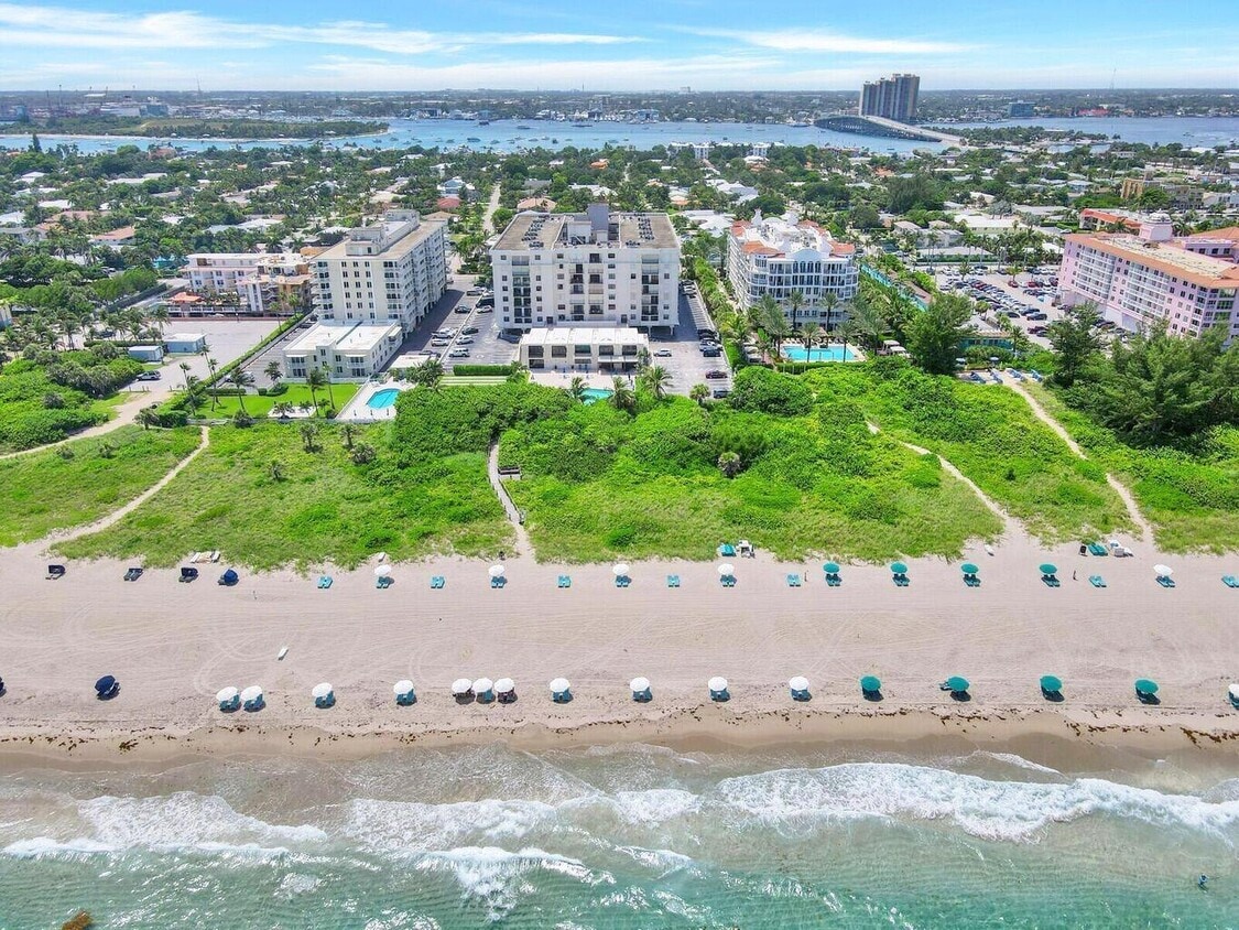 Primary Photo - 145 S Ocean Ave