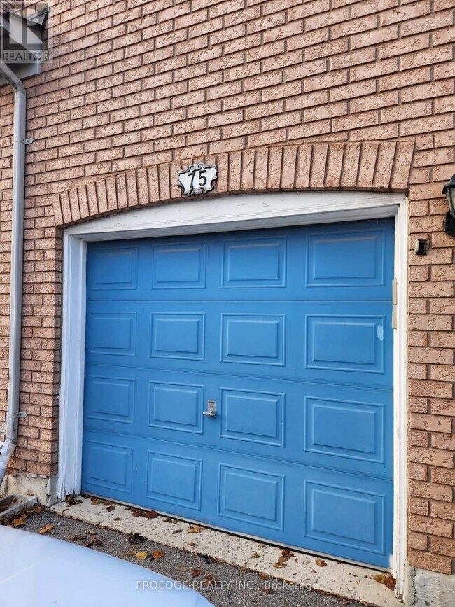 Photo du bâtiment - 75 Monaco Ct