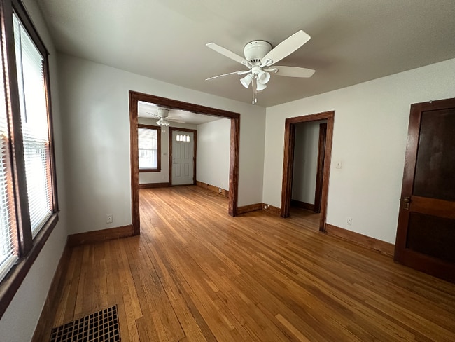 Building Photo - 234 College St