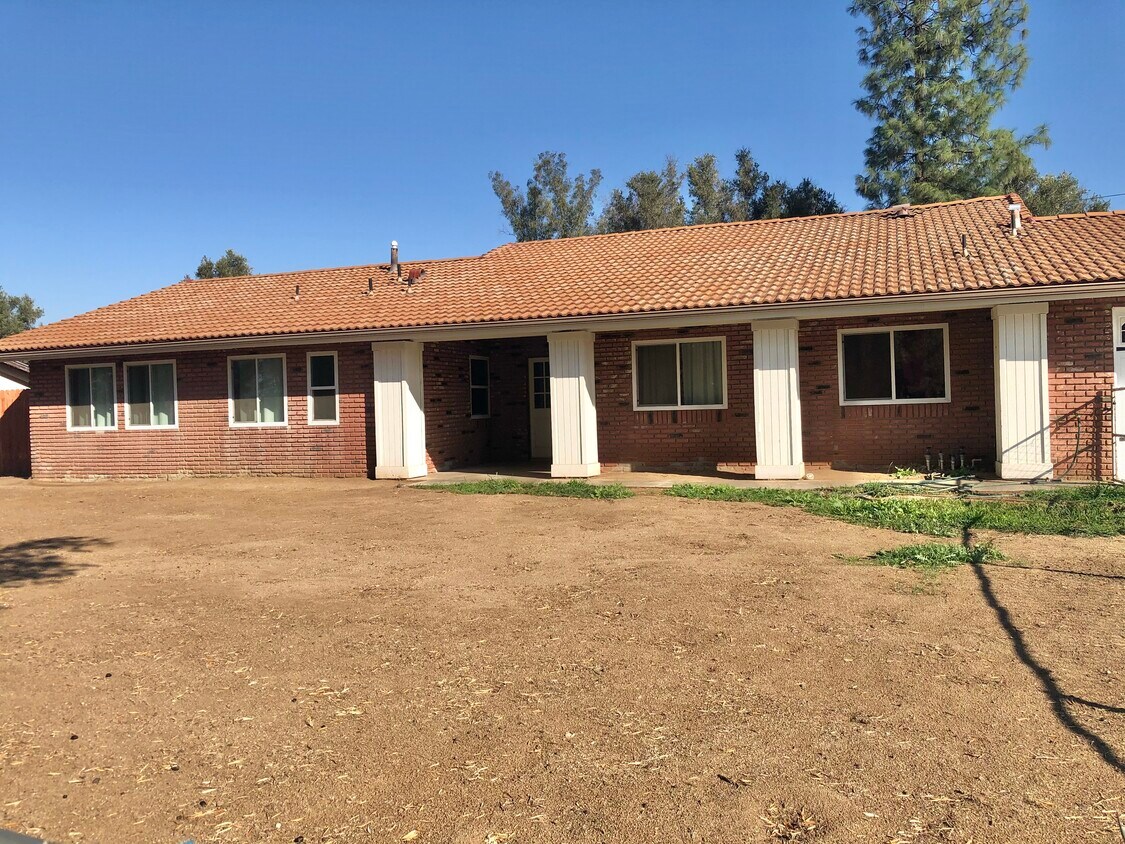 Primary Photo - 22234 Rosary Ave