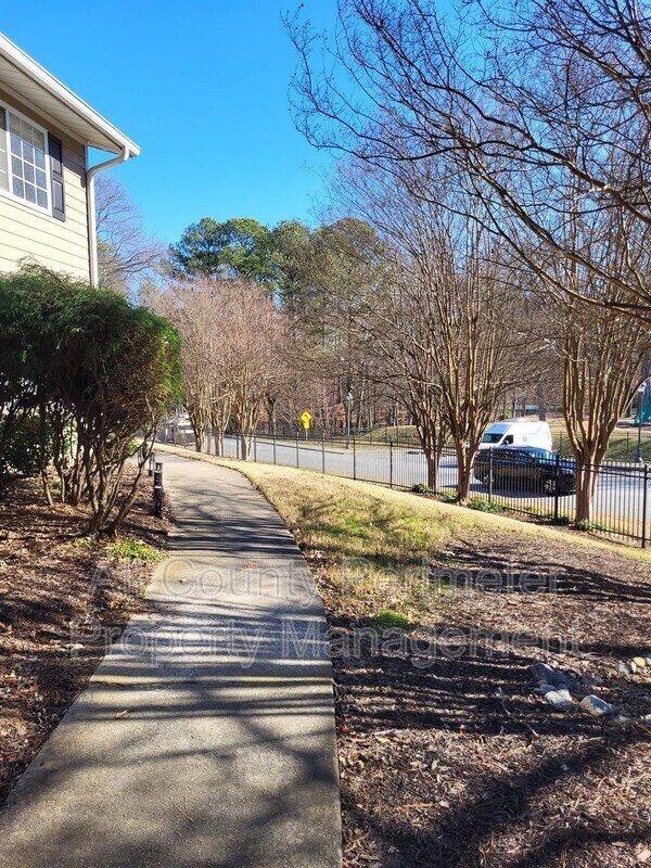 Foto del edificio - 1468 Briarwood Rd NE