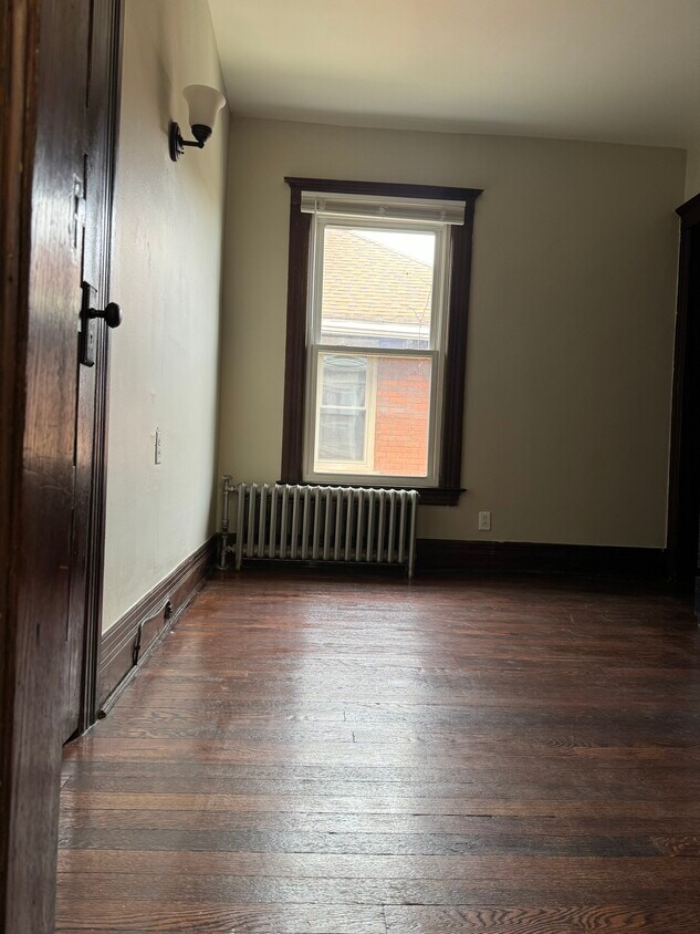 Primary Photo - 4848 Commonwealth St