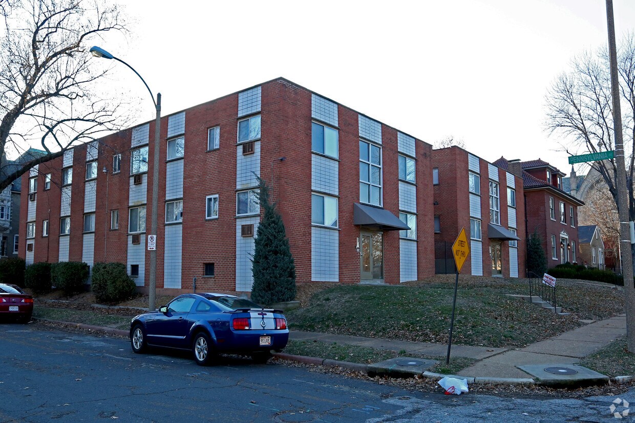 Building Photo - University Place Apartments