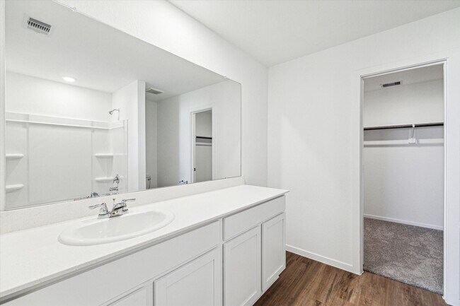 Foto del edificio - 9923 Oakheath Blf Dr