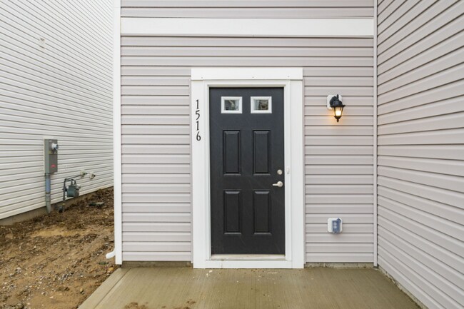 Building Photo - 1516 Billingham Dr