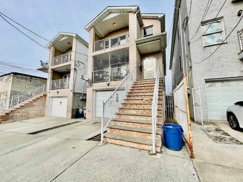 Primary Photo - 216 Kearney Ave