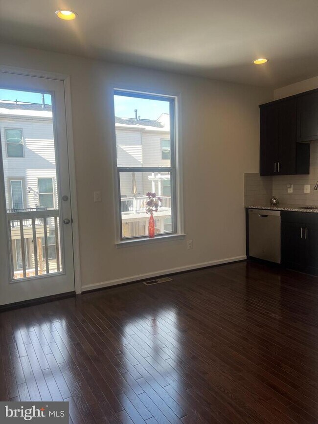 Foto del edificio - 42415 Dogwood Glen Square