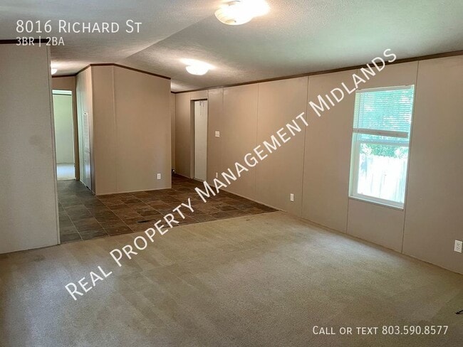 Building Photo - Updated Mobile Home in SE Columbia! Apply ...