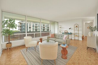 Building Photo - 1137 Royal York Rd