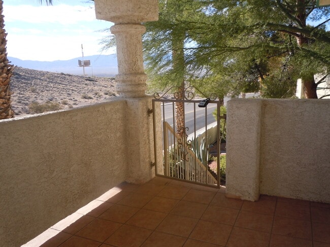 Building Photo - CONDO- Rock Springs