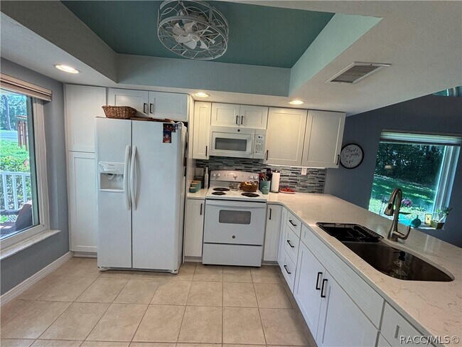 Building Photo - 3636 N Lucille Dr