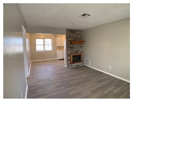 Building Photo - 3 Bed Moore home