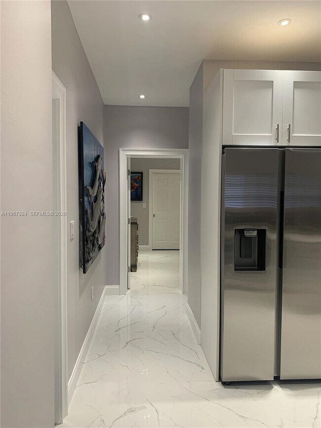 Foto del edificio - 63 Bass Ave