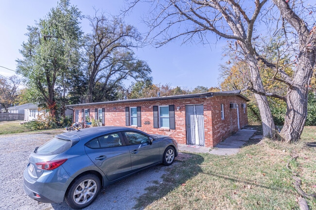 Building Photo - 6151 N Wagon Trail Rd