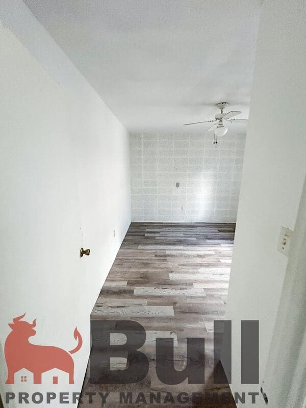 Building Photo - 1032 W Jefferson St