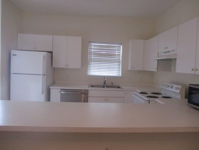 Building Photo - 3951 Gladiola Ct