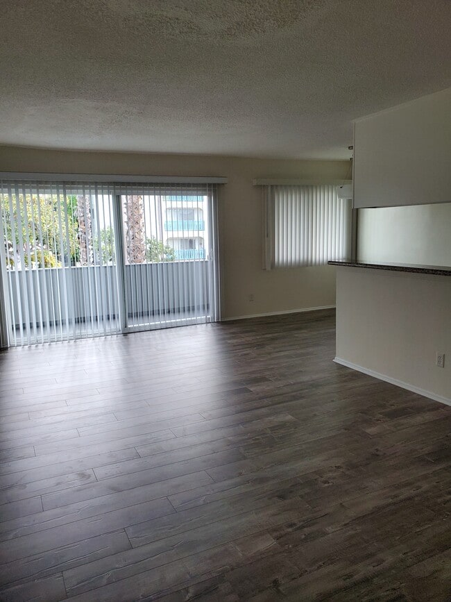 Building Photo - 1250 10th St