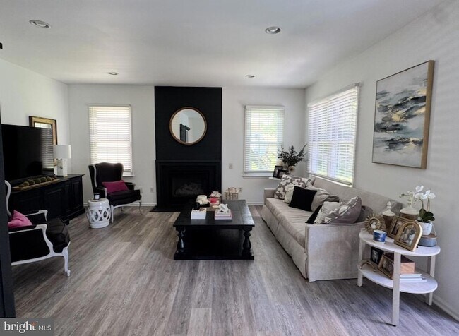 Foto del edificio - 8802 Copper Leaf Way