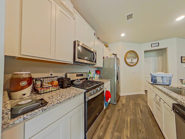 Building Photo - End Unit Townhome in Graniteville, SC!