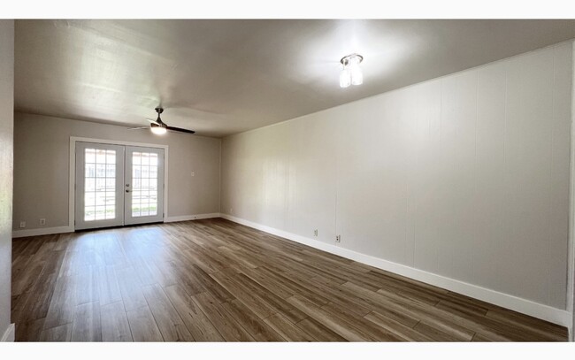 Building Photo - 11208 Renel Dr