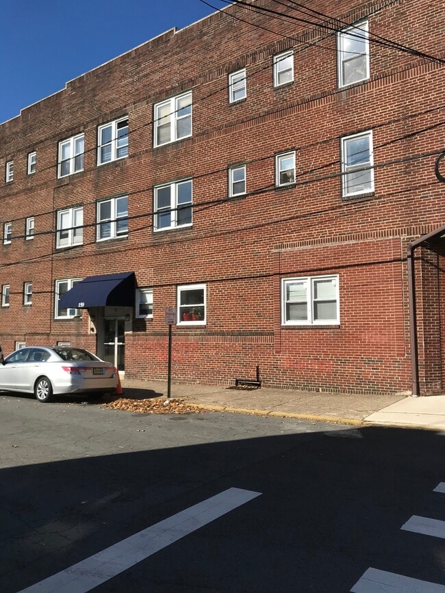 Building Photo - 159 Jacoby St
