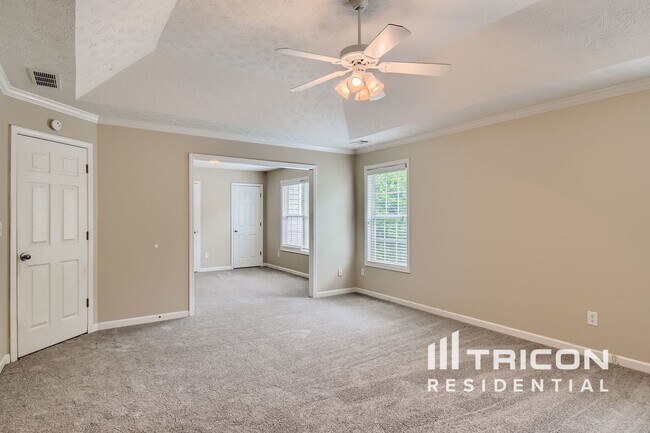 Building Photo - 828 Redan Way