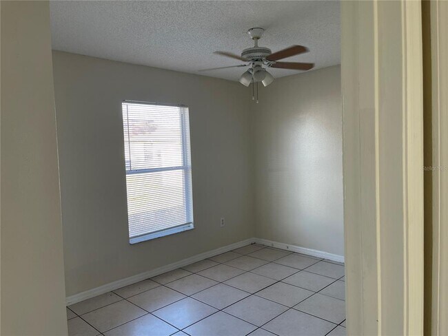 Foto del edificio - 326 Chelmsford Ct