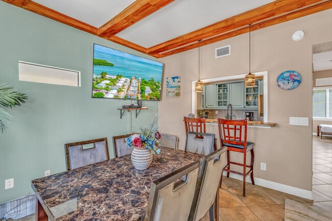 Foto del edificio - 12400 Overseas Hwy