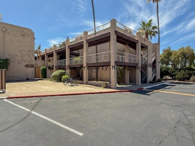 Foto del edificio - 7402 E Carefree Dr