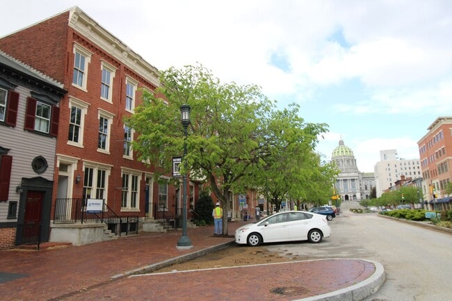 Building Photo - 122-124 State St
