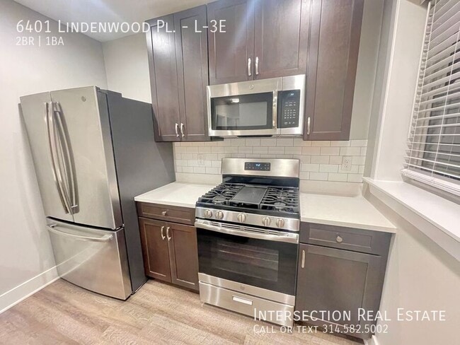 Building Photo - MOVE-IN SPECIALS! Modern, Fully-Renovated ...