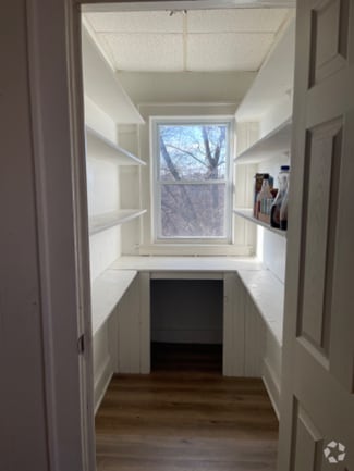 Building Photo - 117 Enfield St