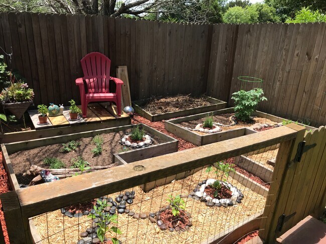 Foto del edificio - 2309 Melissa Oaks Ln