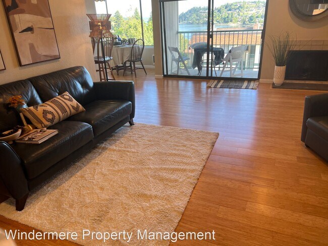 Foto del edificio - 2 br, 2 bath House - 1588 Naval Avenue #14