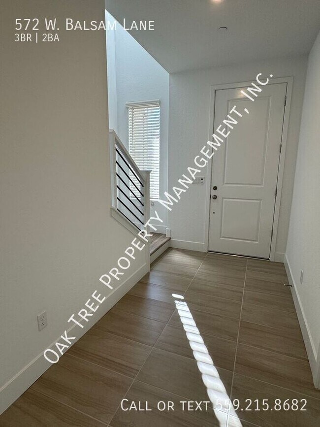 Foto del edificio - 572 W Balsam Ln