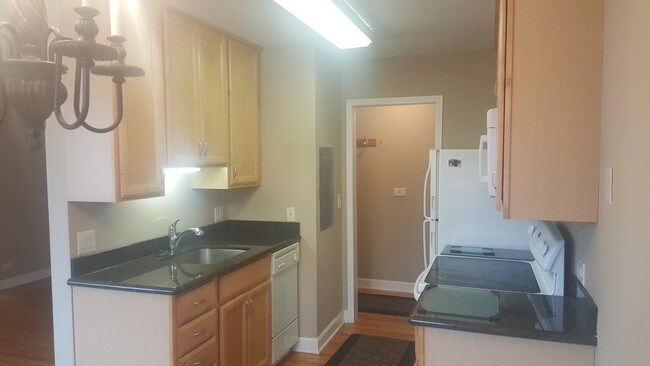 Building Photo - 705 Strom Dr