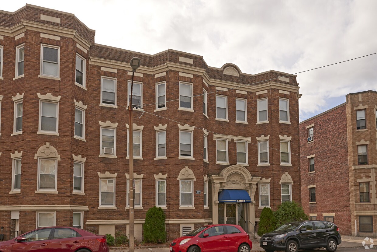 Building Photo - 217 Kelton St