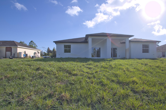 Building Photo - 5028 Locke Ln