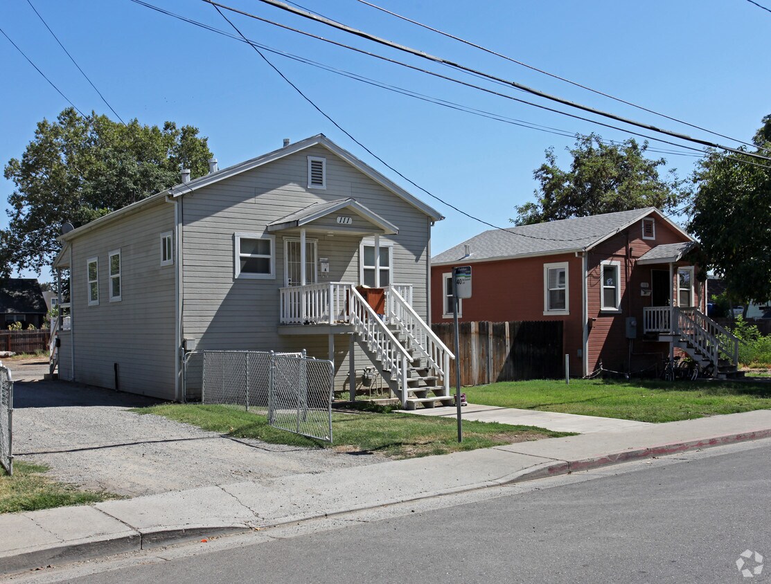 Primary Photo - 111-113 6th St