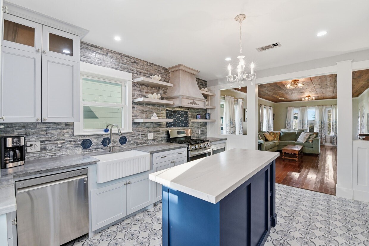 Foto principal - 2415 38th St