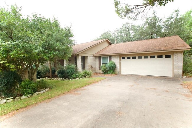 Building Photo - 4307 Balcones Woods Dr